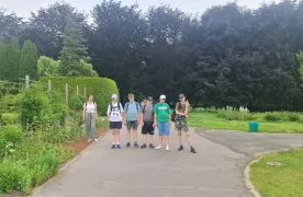 Lekcja biologii w Ogrodzie Botanicznym w Powsinie.