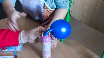 Kolejne piątki z eksperymentami w klasie 1a