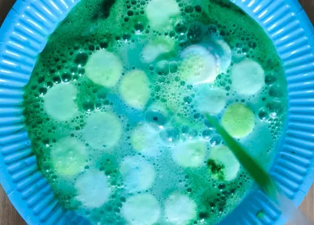 Kolejne piątki z eksperymentami w klasie 1a