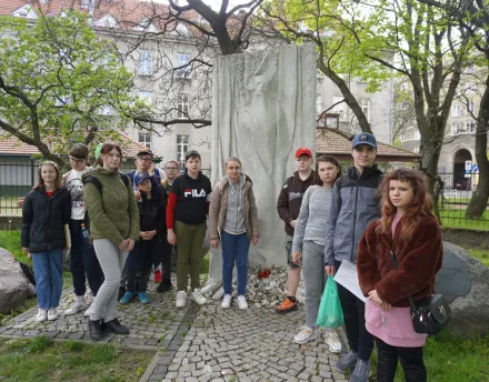 „Polegli niepokonani. Męczeństwo ludności Woli w Powstaniu Warszawskim"