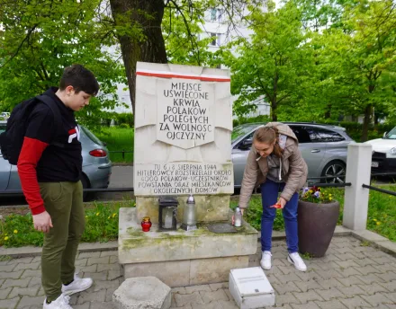 „Polegli niepokonani. Męczeństwo ludności Woli w Powstaniu Warszawskim"