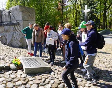 „Polegli niepokonani. Męczeństwo ludności Woli w Powstaniu Warszawskim"