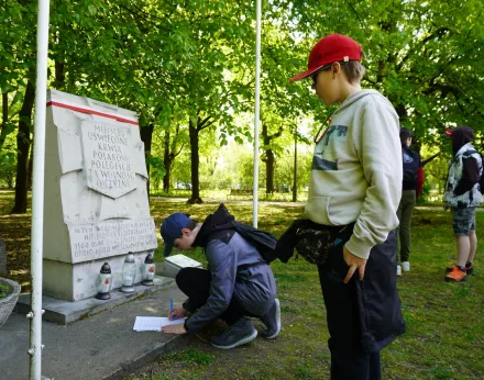 „Polegli niepokonani. Męczeństwo ludności Woli w Powstaniu Warszawskim"