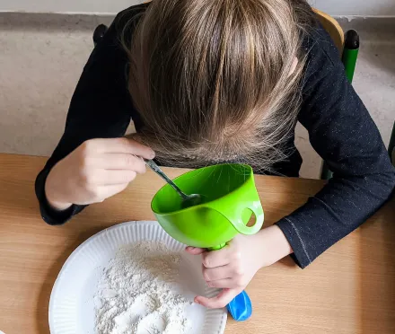 Kolejne piątki z eksperymentami w klasie 1a