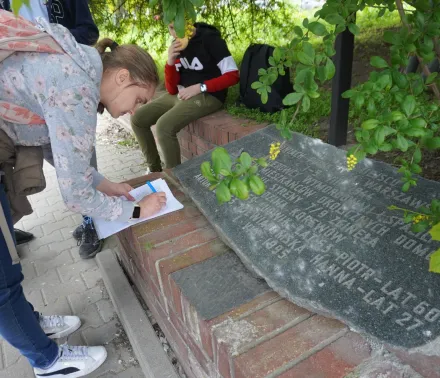 „Polegli niepokonani. Męczeństwo ludności Woli w Powstaniu Warszawskim"