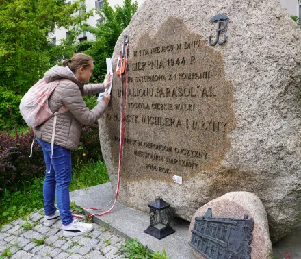 „Polegli niepokonani. Męczeństwo ludności Woli w Powstaniu Warszawskim"