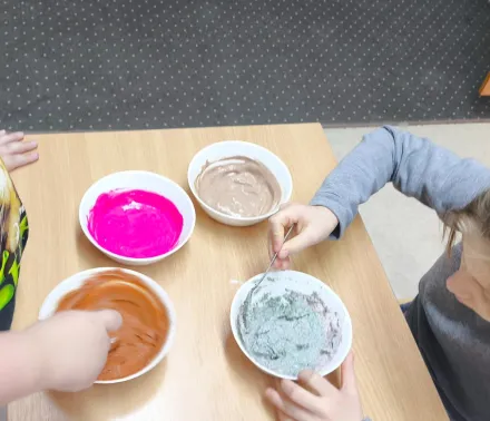 Kolejne piątki z eksperymentami w klasie 1a