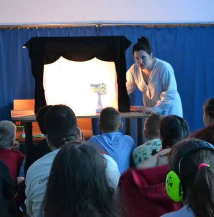 W Krainie Cieni – Warsztaty Teatralne dla Każdego