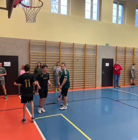 Świąteczny turniej koszykówki