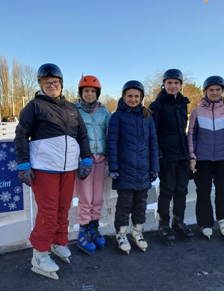 Lekcja wf na łyżwach