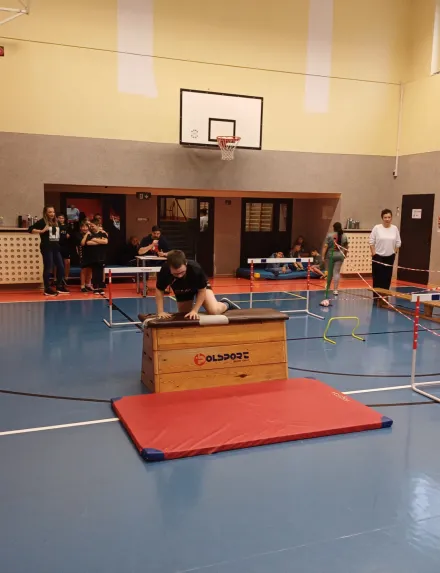 Zawody dla klas 1-3 "W zdrowym ciele zdrowy duch"