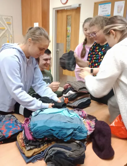 Zbiórka ciepłych rzeczy.