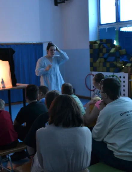 W Krainie Cieni – Warsztaty Teatralne dla Każdego