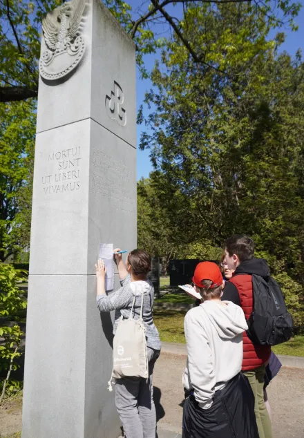 „Polegli niepokonani. Męczeństwo ludności Woli w Powstaniu Warszawskim"