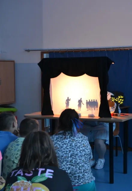 W Krainie Cieni – Warsztaty Teatralne dla Każdego