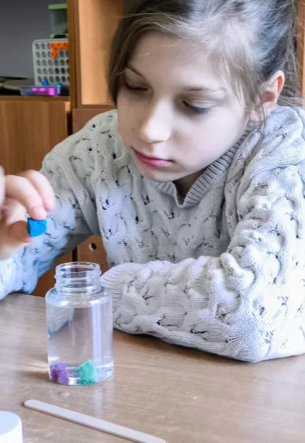 Kolejne piątki z eksperymentami w klasie 1a