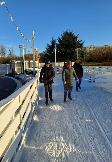 Lekcja wf na łyżwach