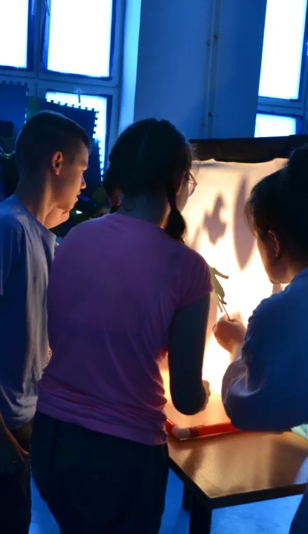 W Krainie Cieni – Warsztaty Teatralne dla Każdego