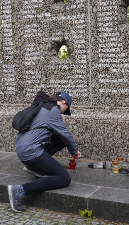 „Polegli niepokonani. Męczeństwo ludności Woli w Powstaniu Warszawskim"