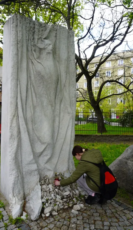 „Polegli niepokonani. Męczeństwo ludności Woli w Powstaniu Warszawskim"