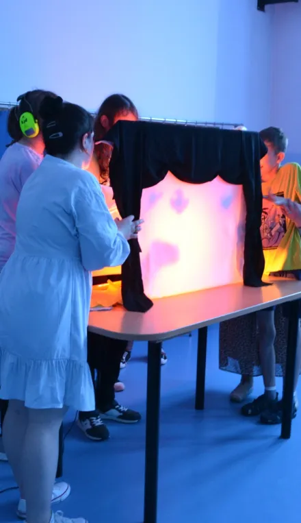 W Krainie Cieni – Warsztaty Teatralne dla Każdego