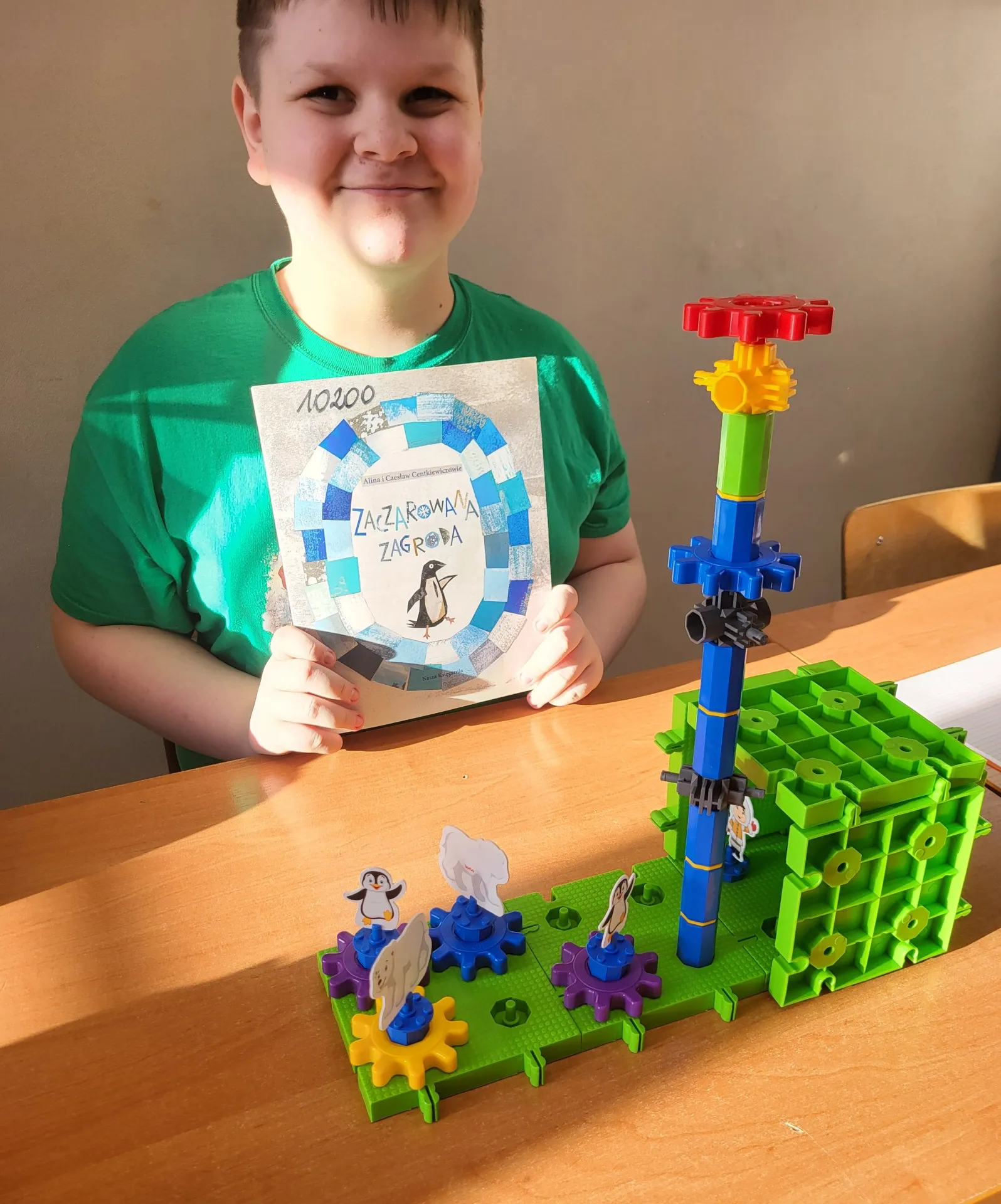 „Zaczarowana zagroda” z klocków