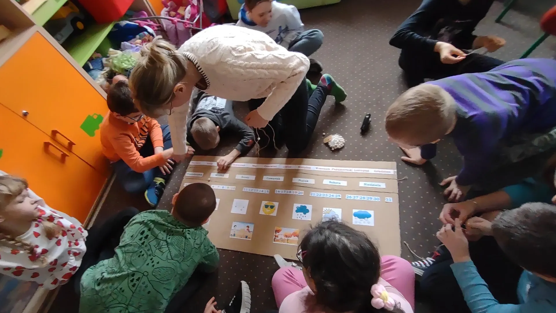 Kwietniowa lekcja biblioteczna w świetlicy szkolnej