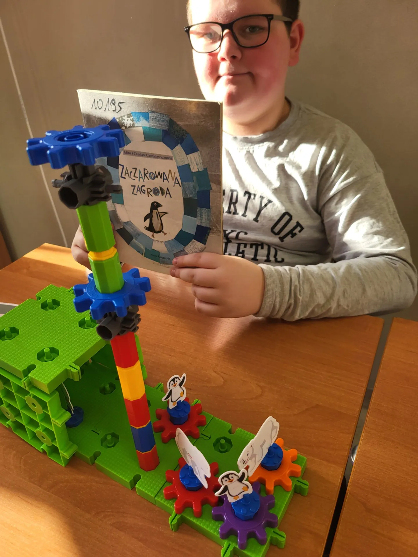 „Zaczarowana zagroda” z klocków