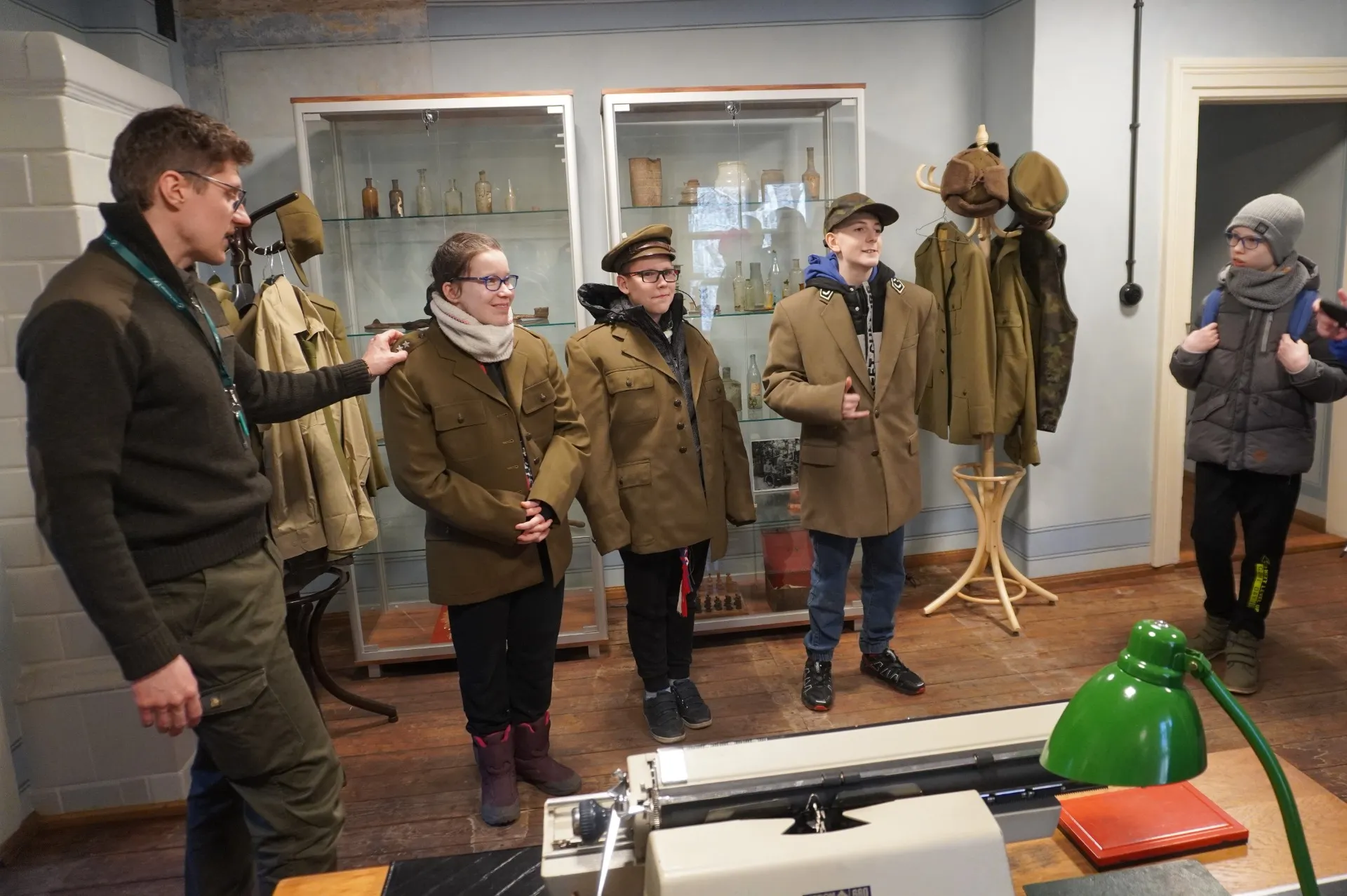 Wycieczka uczniów klas 4a i 4b do Lasu Bielańskiego