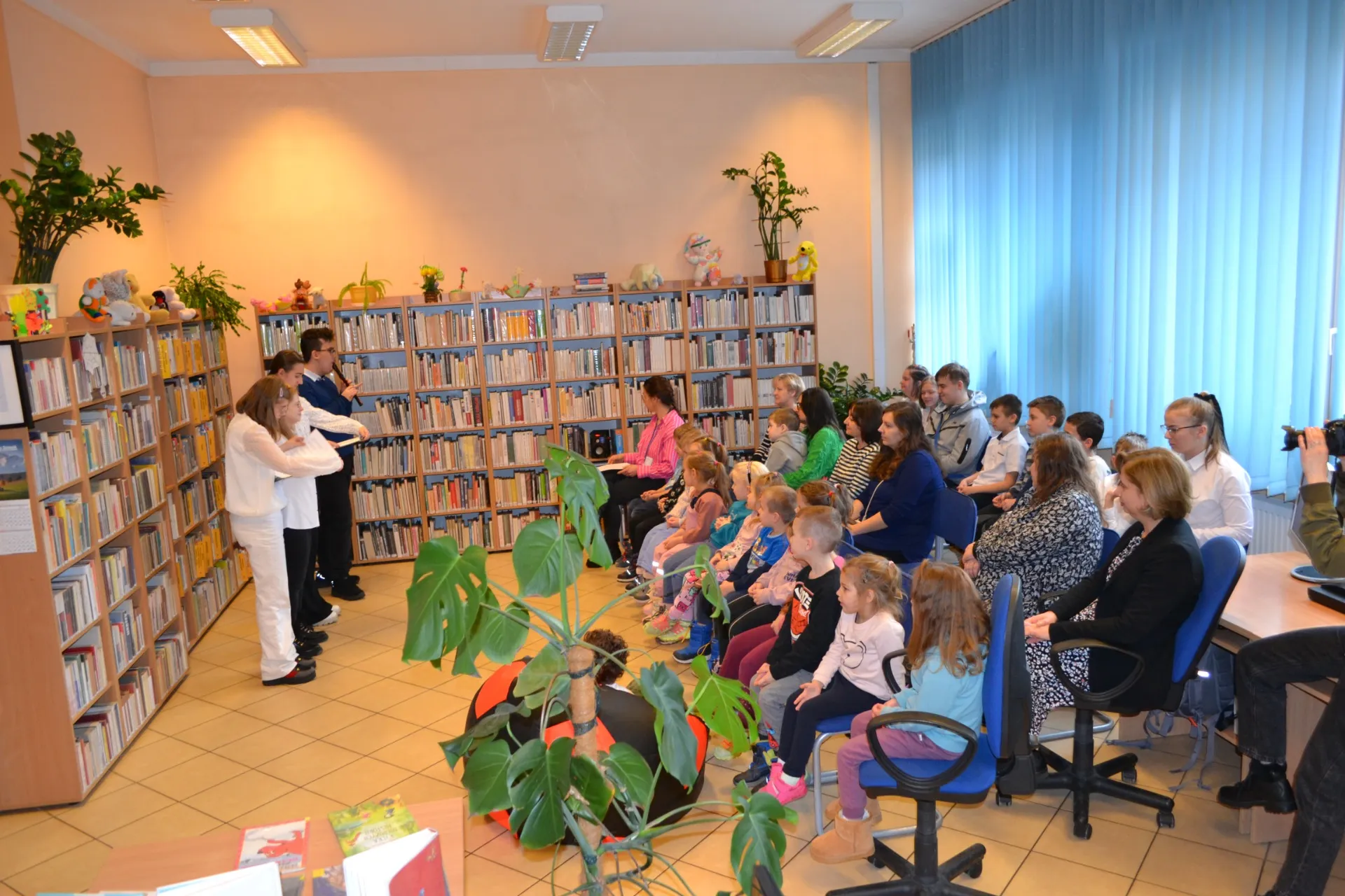 Zaproszenie na wystawę "Tropiciele z Targówka" do Biblioteki Dla Dzieci i Młodzieży nr 53