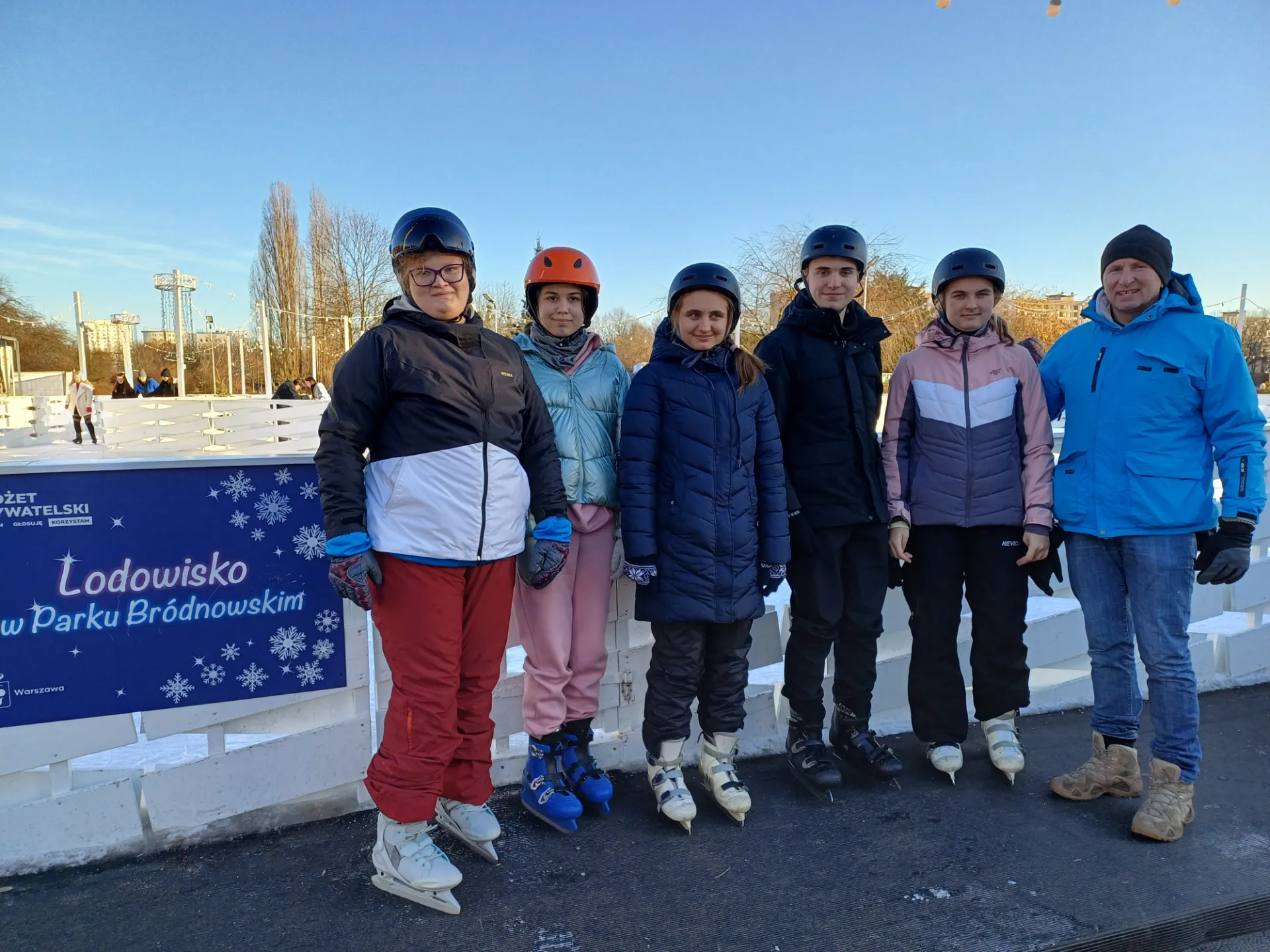 Lekcja wf na łyżwach