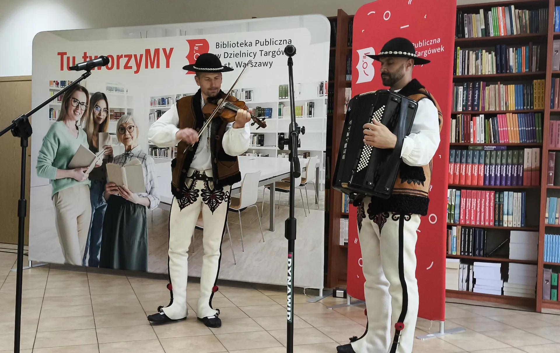 Inauguracja projektu „Zmysłbooki – CzytajMY (wszystkimi zmysłami) razem!”