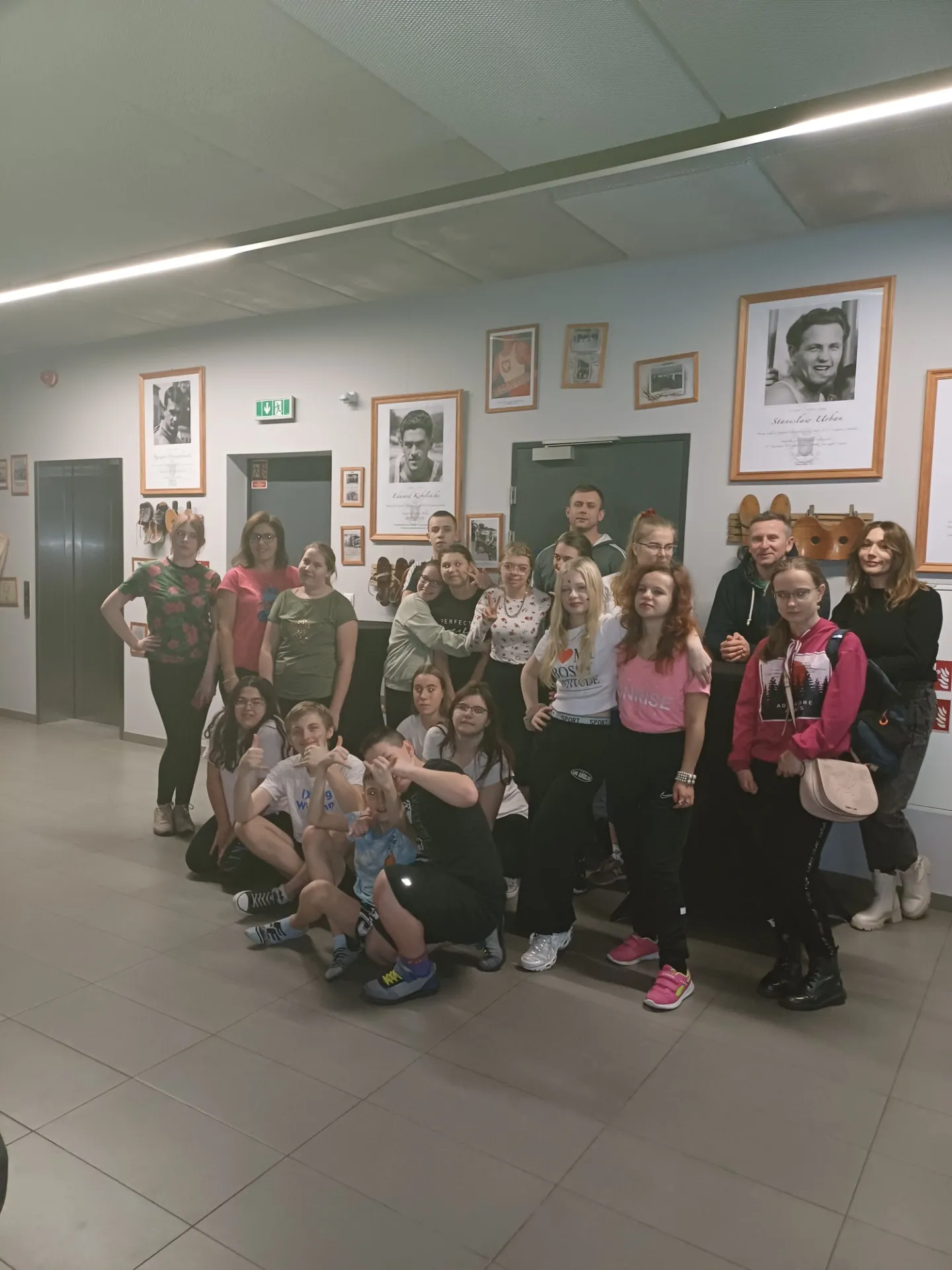 Lekcja wychowania fizycznego o tematyce wioślarstwa