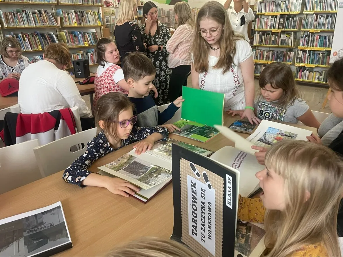 Otwarcie wystawy Tropiciele z Targówka w Bibliotece dla Dzieci i Młodzieży nr 65