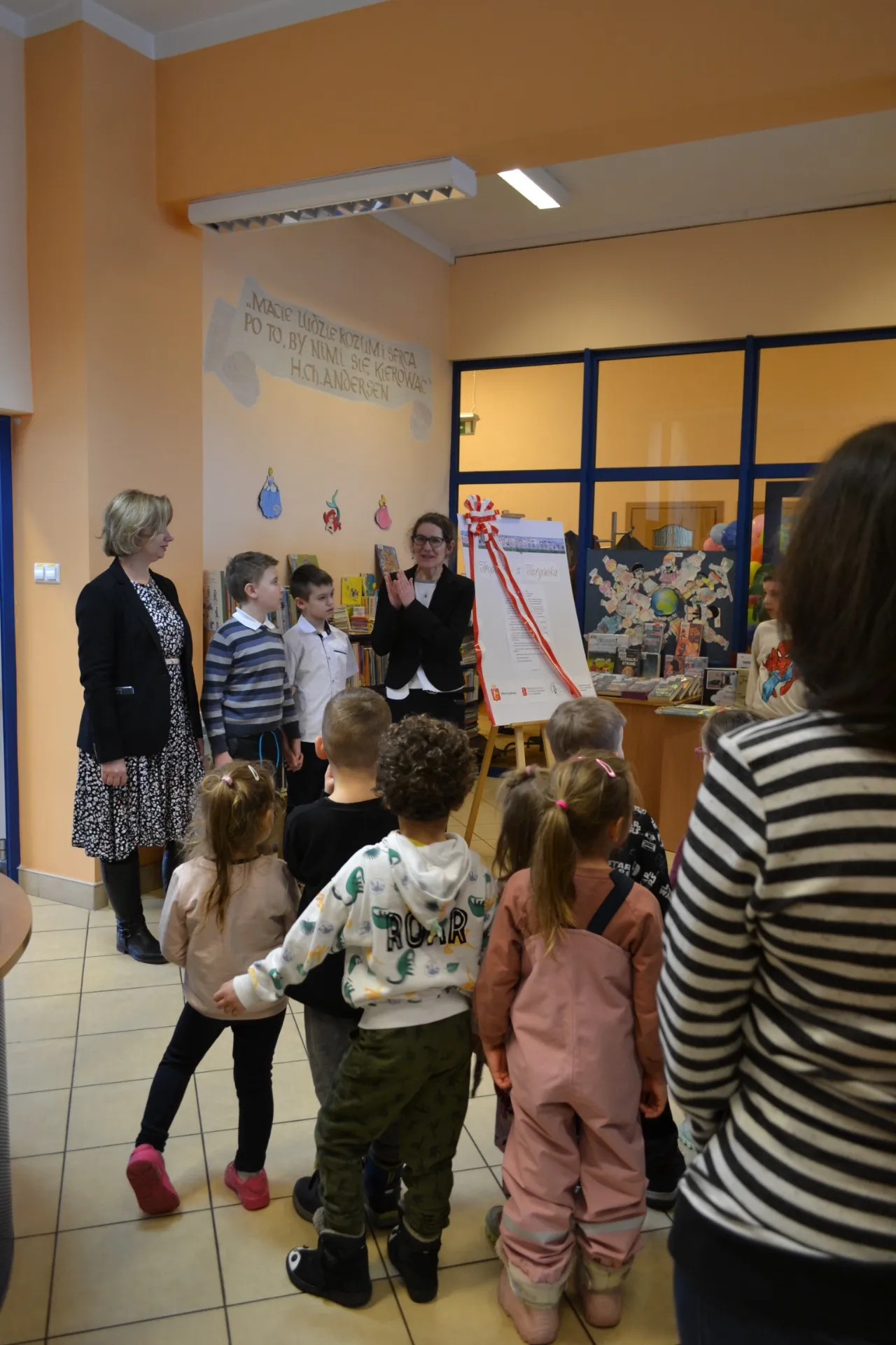 Zaproszenie na wystawę "Tropiciele z Targówka" do Biblioteki Dla Dzieci i Młodzieży nr 53