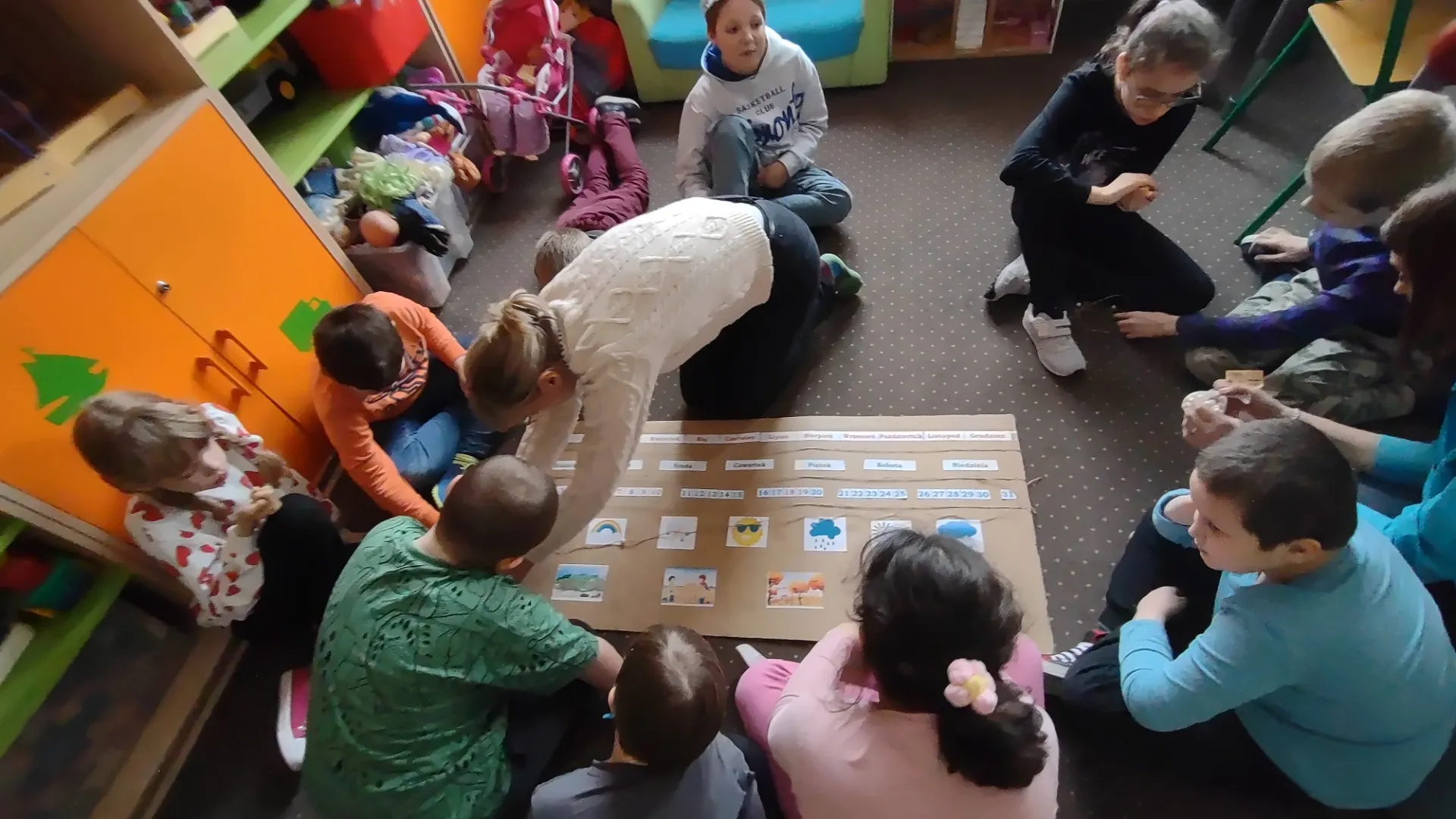 Kwietniowa lekcja biblioteczna w świetlicy szkolnej