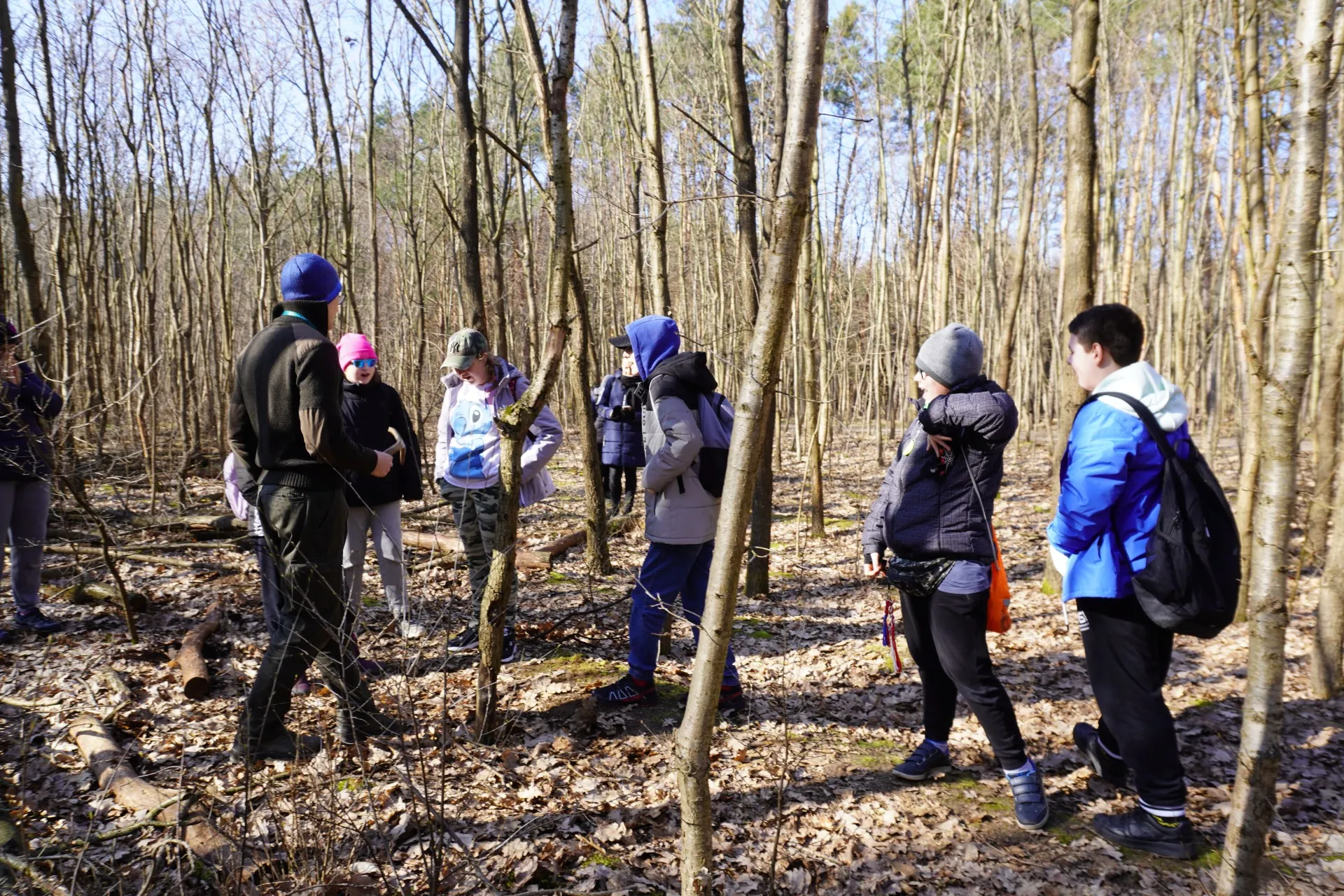 Wycieczka uczniów klas 4a i 4b do Lasu Bielańskiego