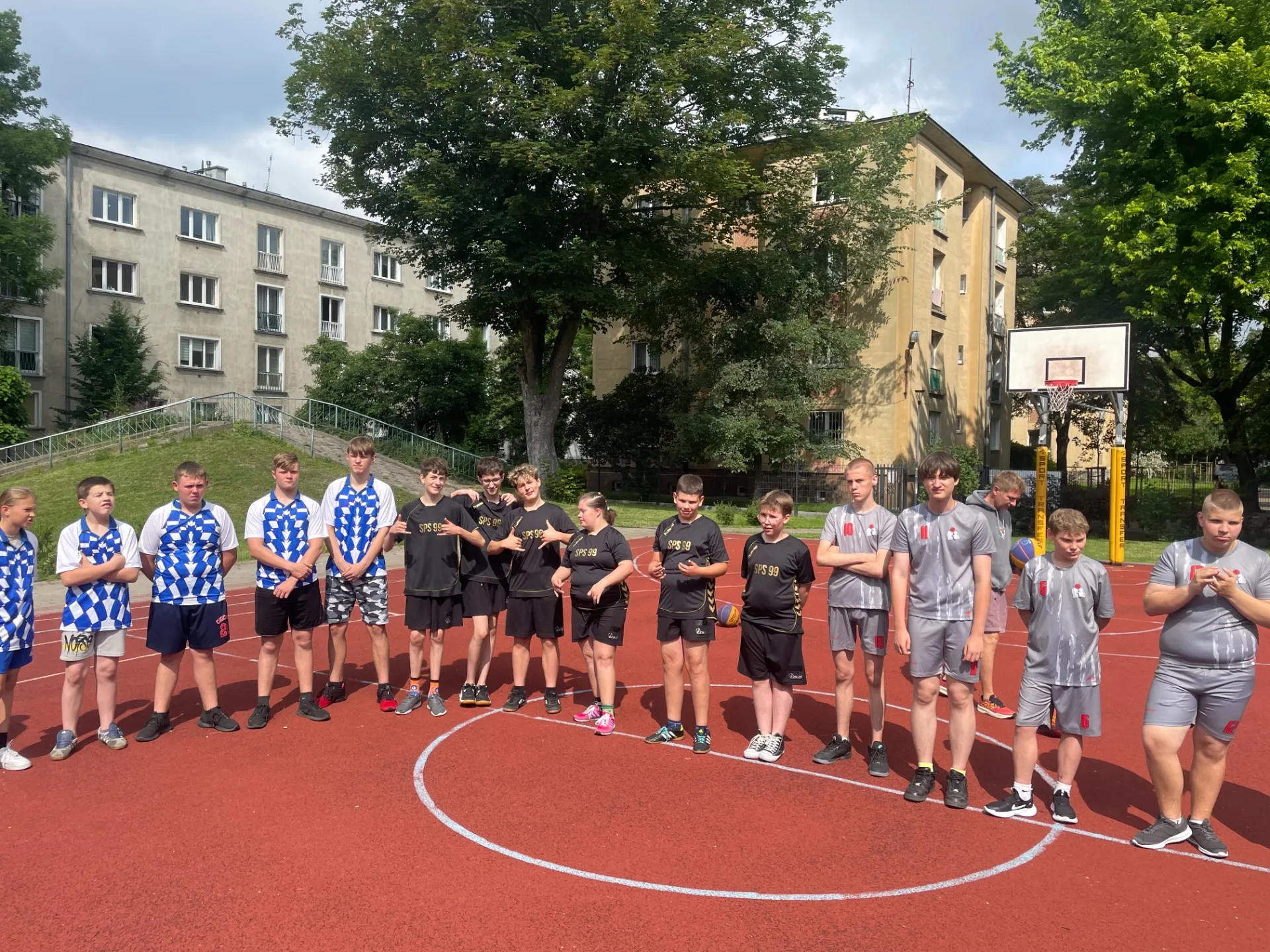 Międzyszkolne zawody sportowe w Szkole Podstawowej Specjalnej im. Ireny Sendlerowej nr 213