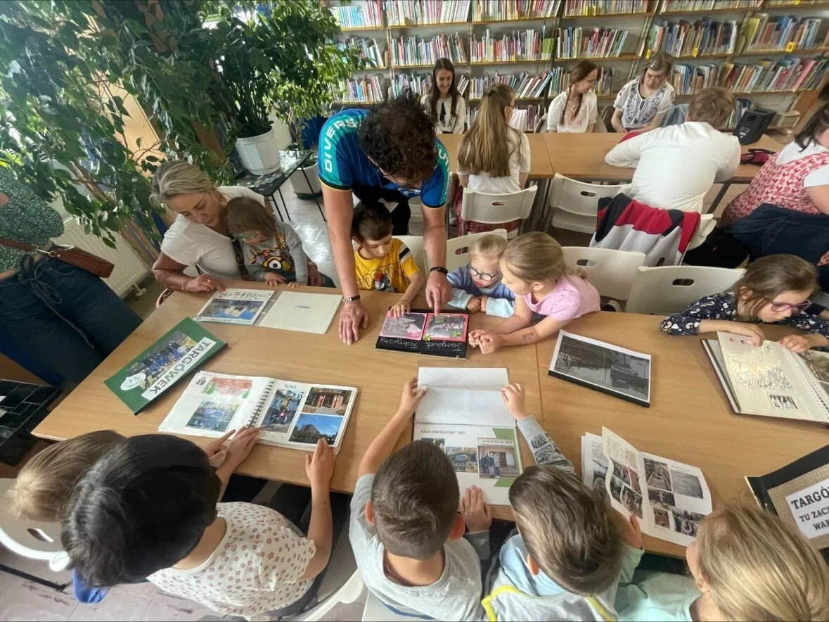 Otwarcie wystawy Tropiciele z Targówka w Bibliotece dla Dzieci i Młodzieży nr 65