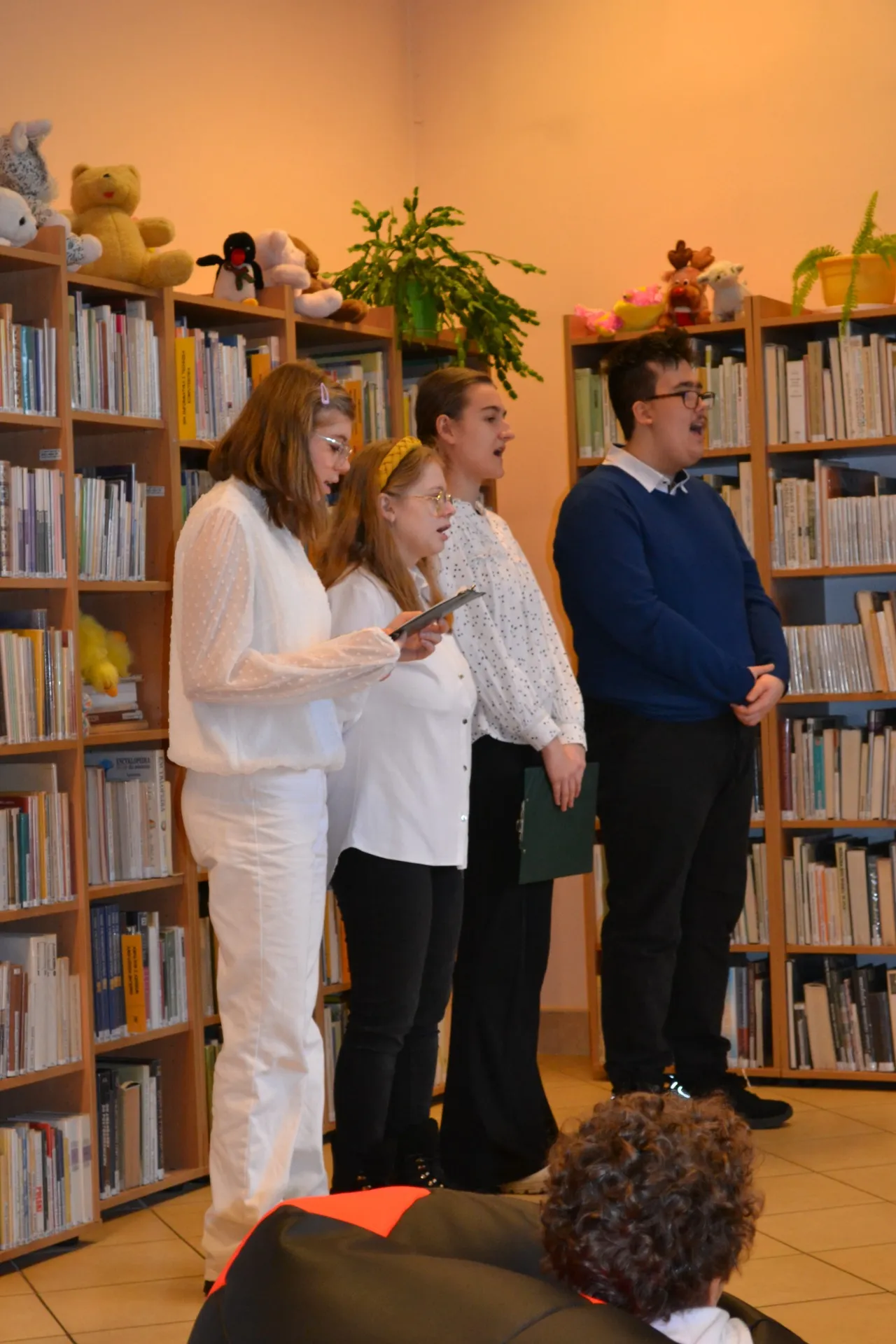 Zaproszenie na wystawę "Tropiciele z Targówka" do Biblioteki Dla Dzieci i Młodzieży nr 53