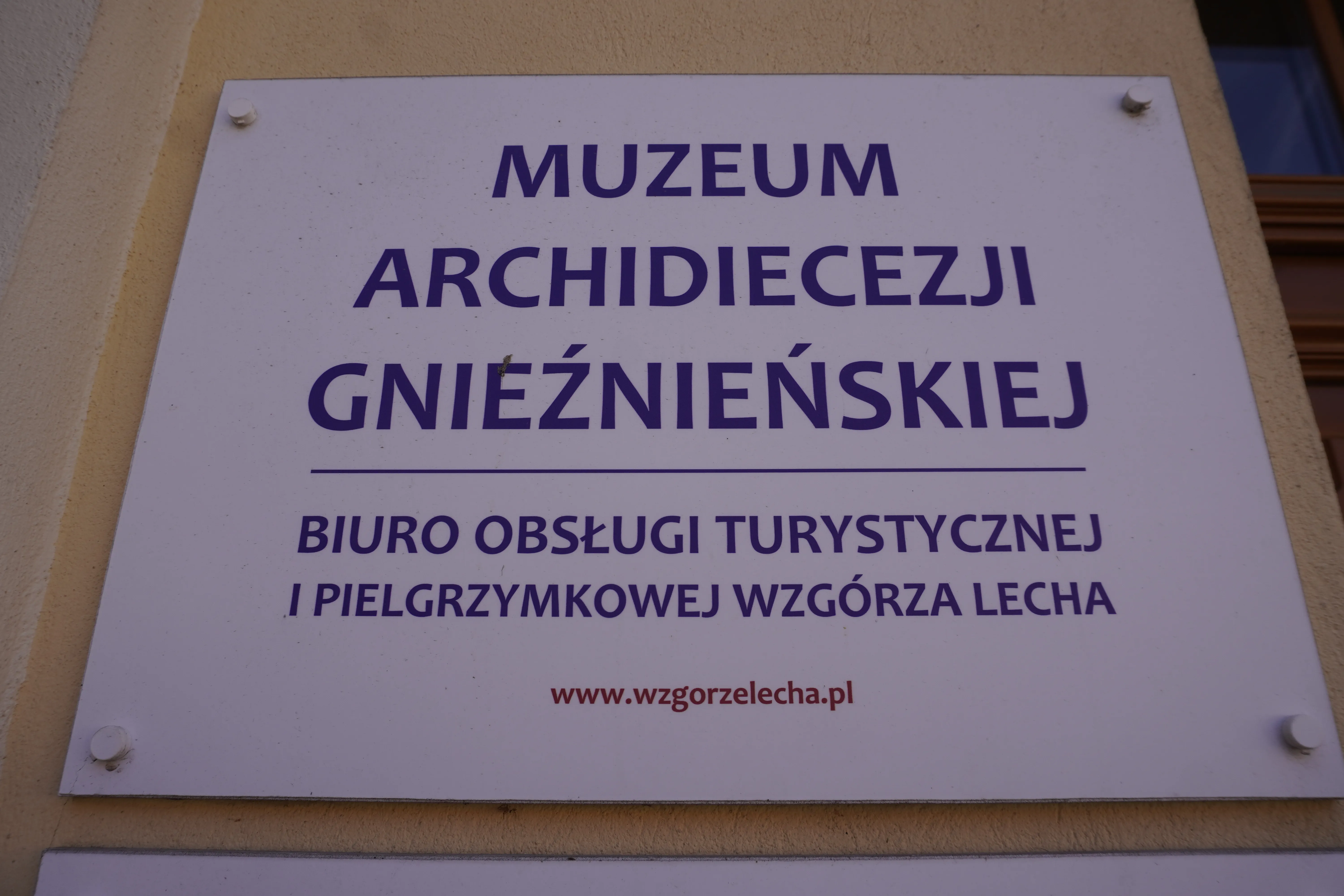 Wycieczka do Poznania, Ostrowa Lednickiego, Gniezna i Biskupina