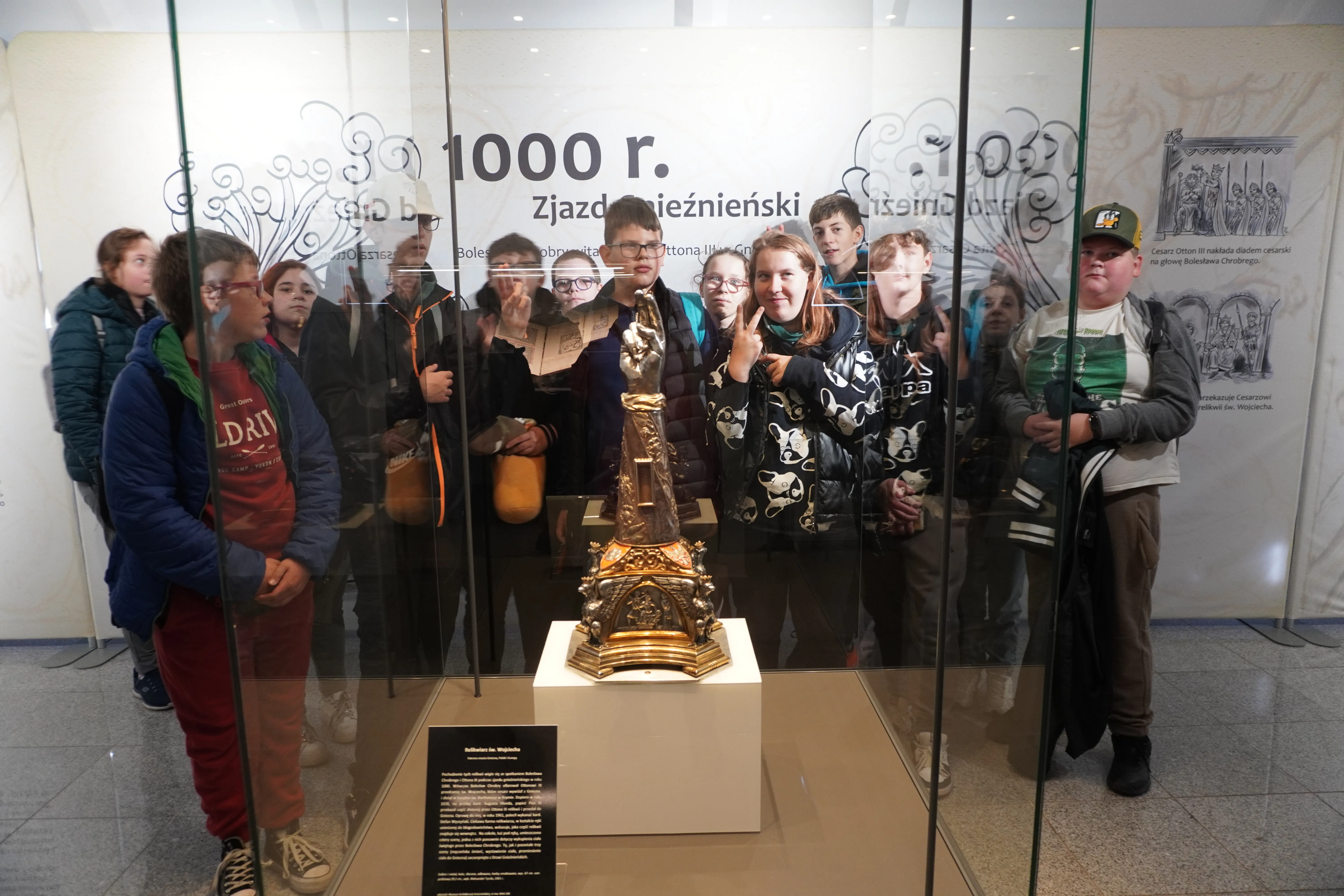 Wycieczka do Poznania, Ostrowa Lednickiego, Gniezna i Biskupina