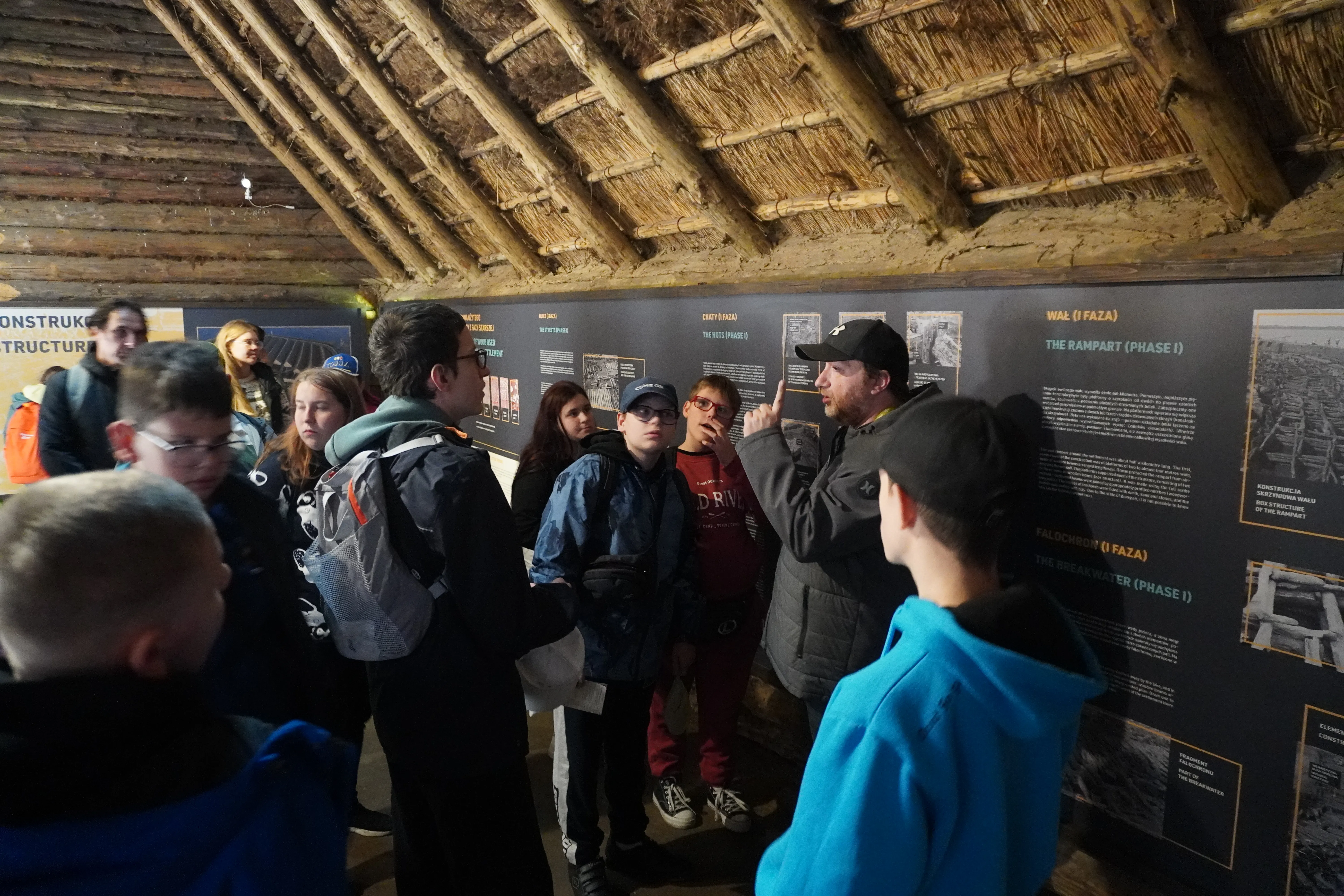 Wycieczka do Poznania, Ostrowa Lednickiego, Gniezna i Biskupina