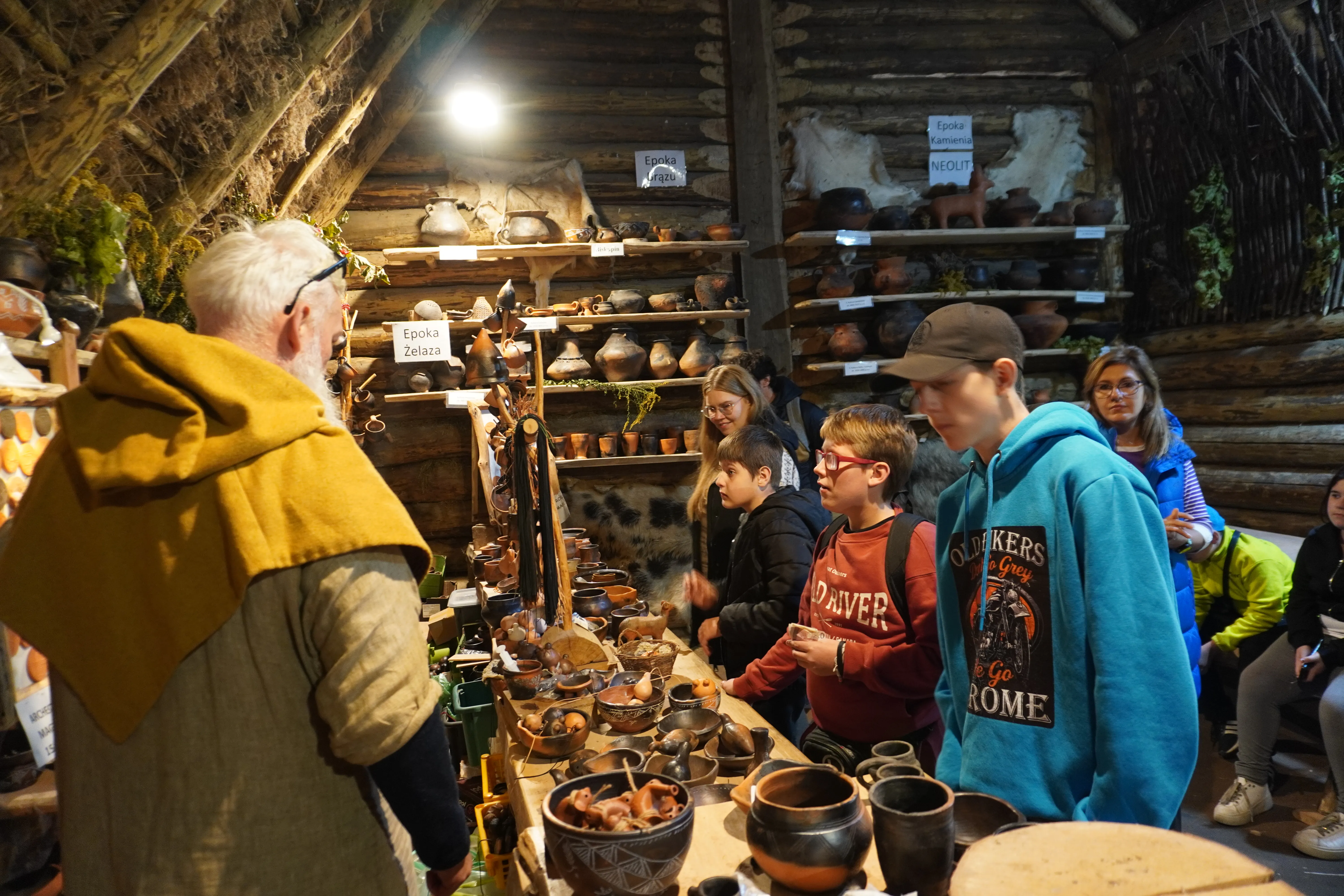 Wycieczka do Poznania, Ostrowa Lednickiego, Gniezna i Biskupina