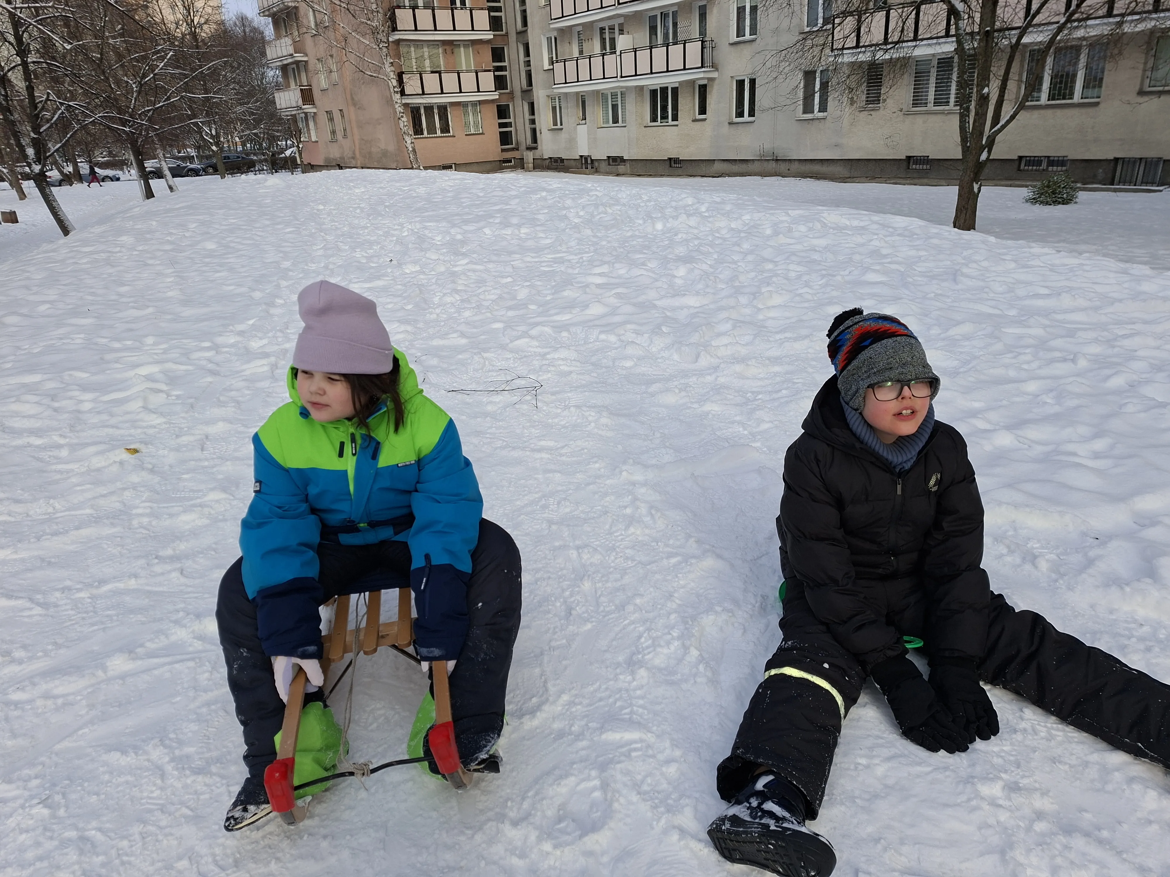 Nauka bezpiecznej jazdy na sankach