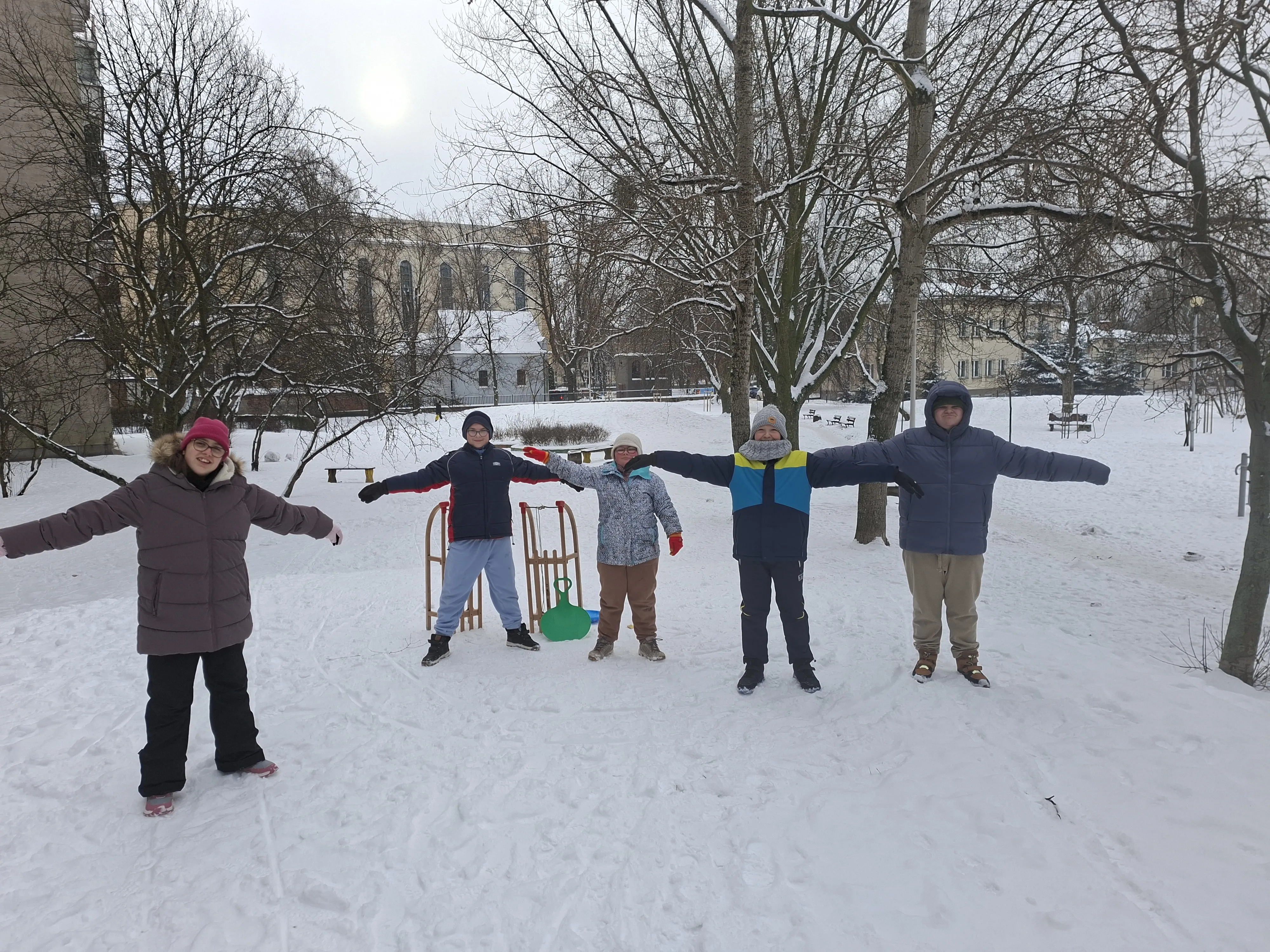 Nauka bezpiecznej jazdy na sankach