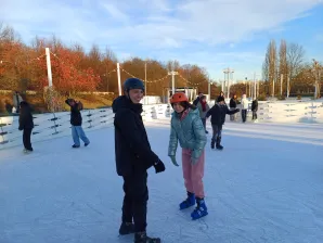 Lekcja wf na łyżwach