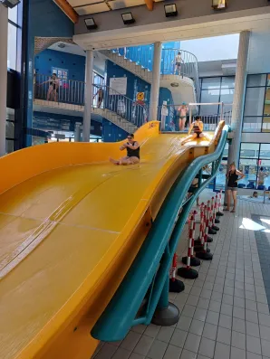 Warsztaty pływackie na pływalni Warszawianka