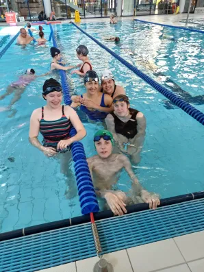 Warsztaty pływackie na pływalni Warszawianka