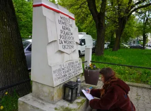 „Polegli niepokonani. Męczeństwo ludności Woli w Powstaniu Warszawskim"